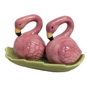 Pink Flamingos Salt & Pepper Shakers on Green Leaf Tray Ceramic Kitchen Gift NEW
